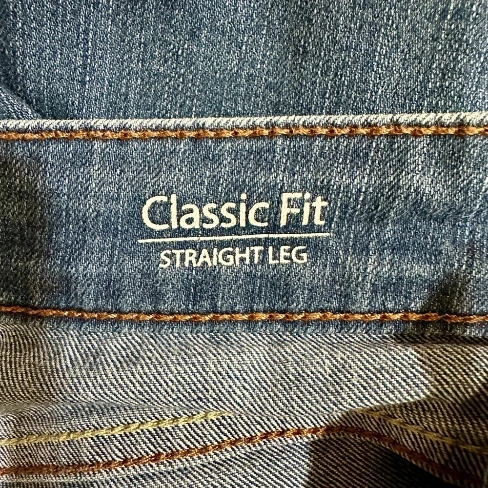 CROFT&BARROW, WOMENS CLASSIC FIT, STRAIGHT LEG, STRETCH, DENIM CAPRIS. SIZE 8